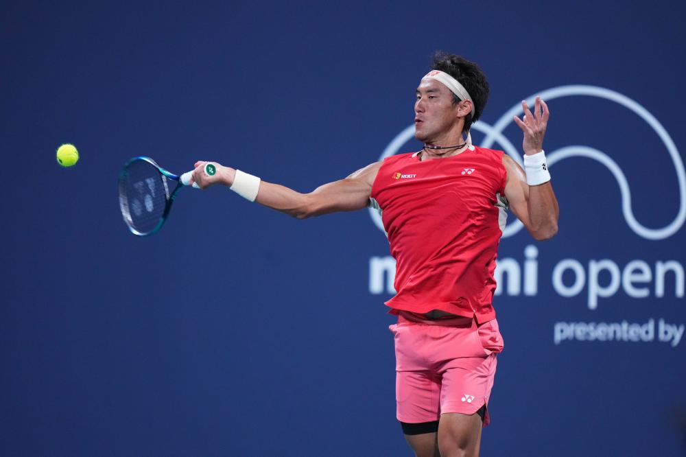 拉维亚开赛8分钟离场，球迷：他是我见过最易受伤的球员之一